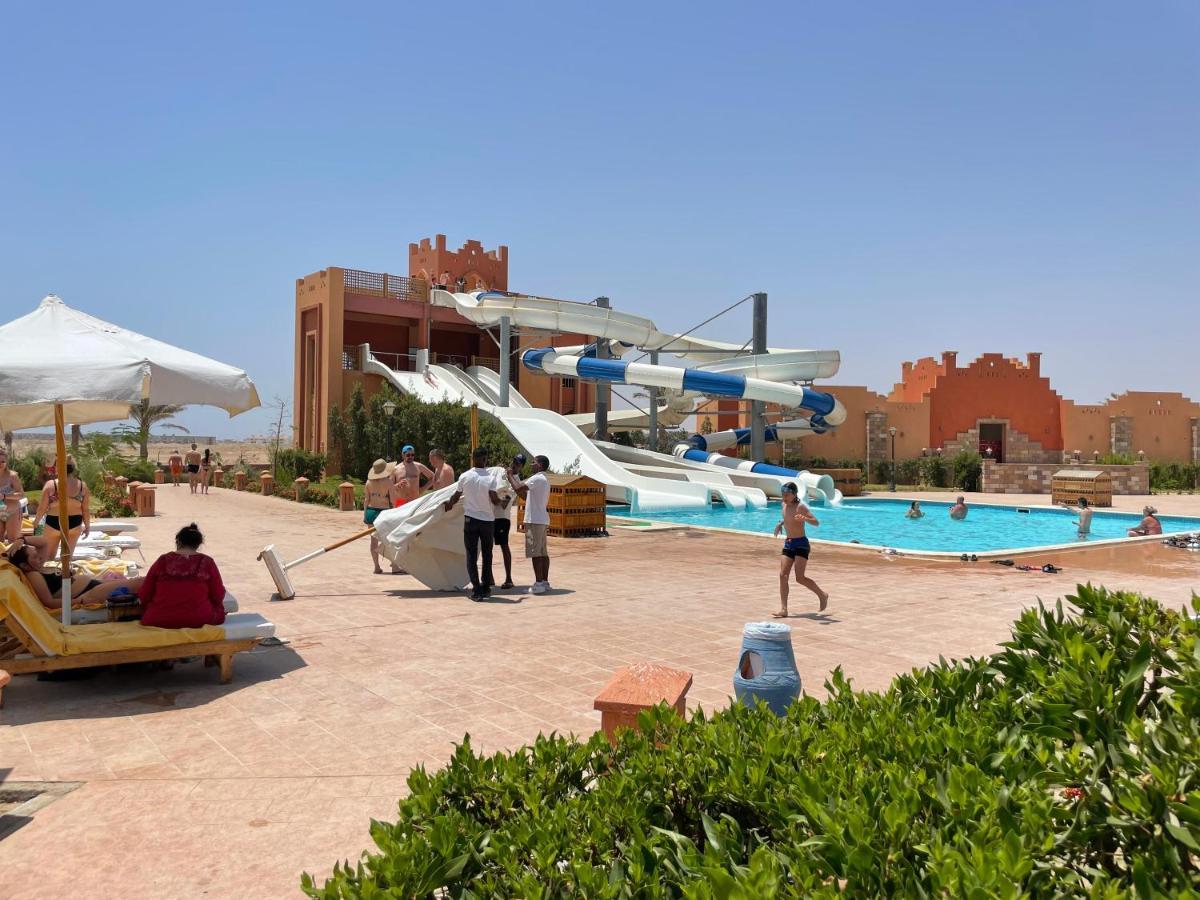 Dream Lagoon & Aqua Park Hotel 4*