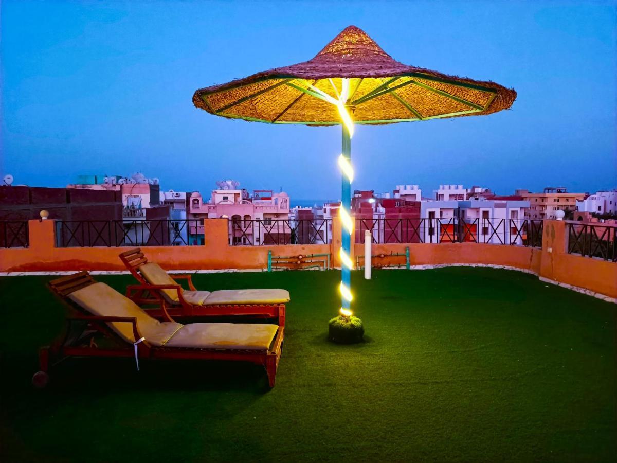 Apartment Moon - With Swimming Pool And Bbq Terrace In Center Hrg *