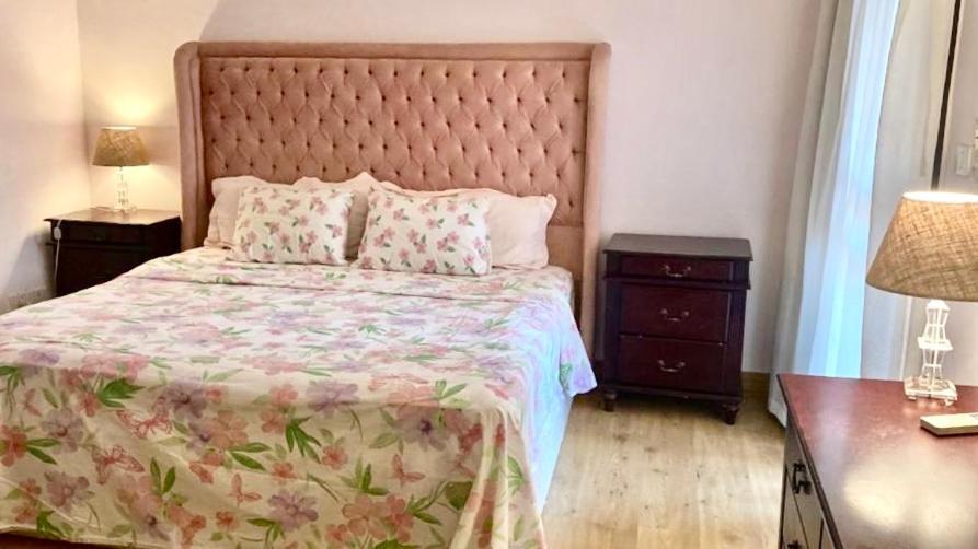 Luxurious 3 Bedroom Rustic Overlooking Huge Garden - For Families And Couples Apartment Cairo