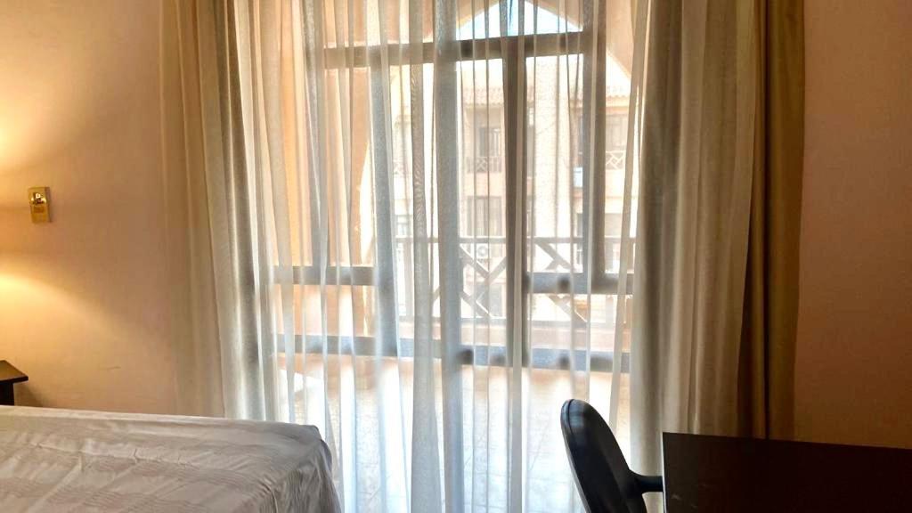 Luxurious 3 Bedroom Rustic Overlooking Huge Garden - For Families And Couples Apartment Cairo