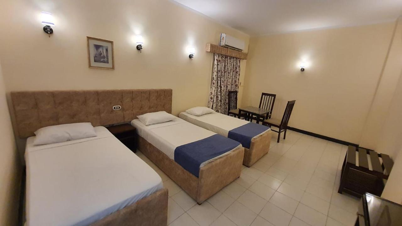Hotel Royal *