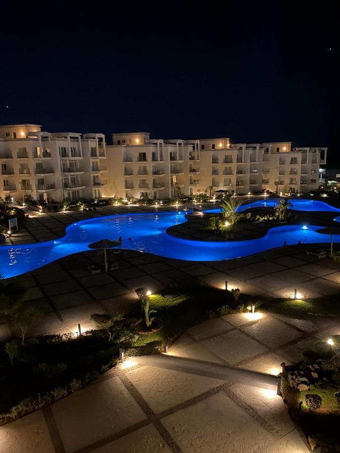 Sunny Sheikh Apartament *