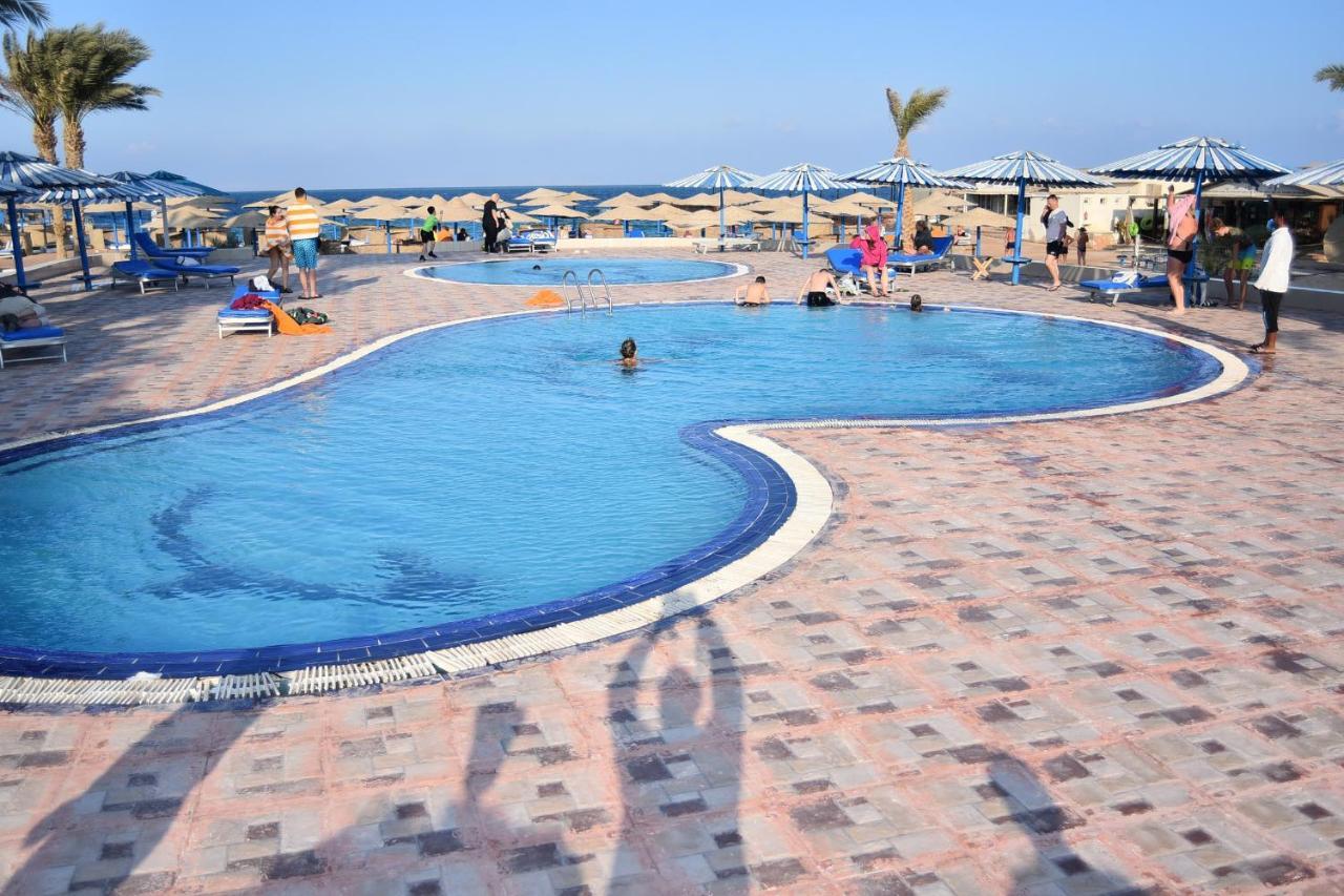 Empire Beach Aqua Park Resort 3*