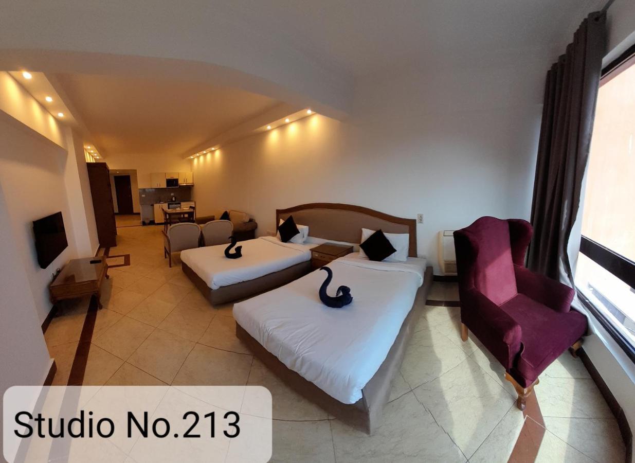 Alia Apartment *