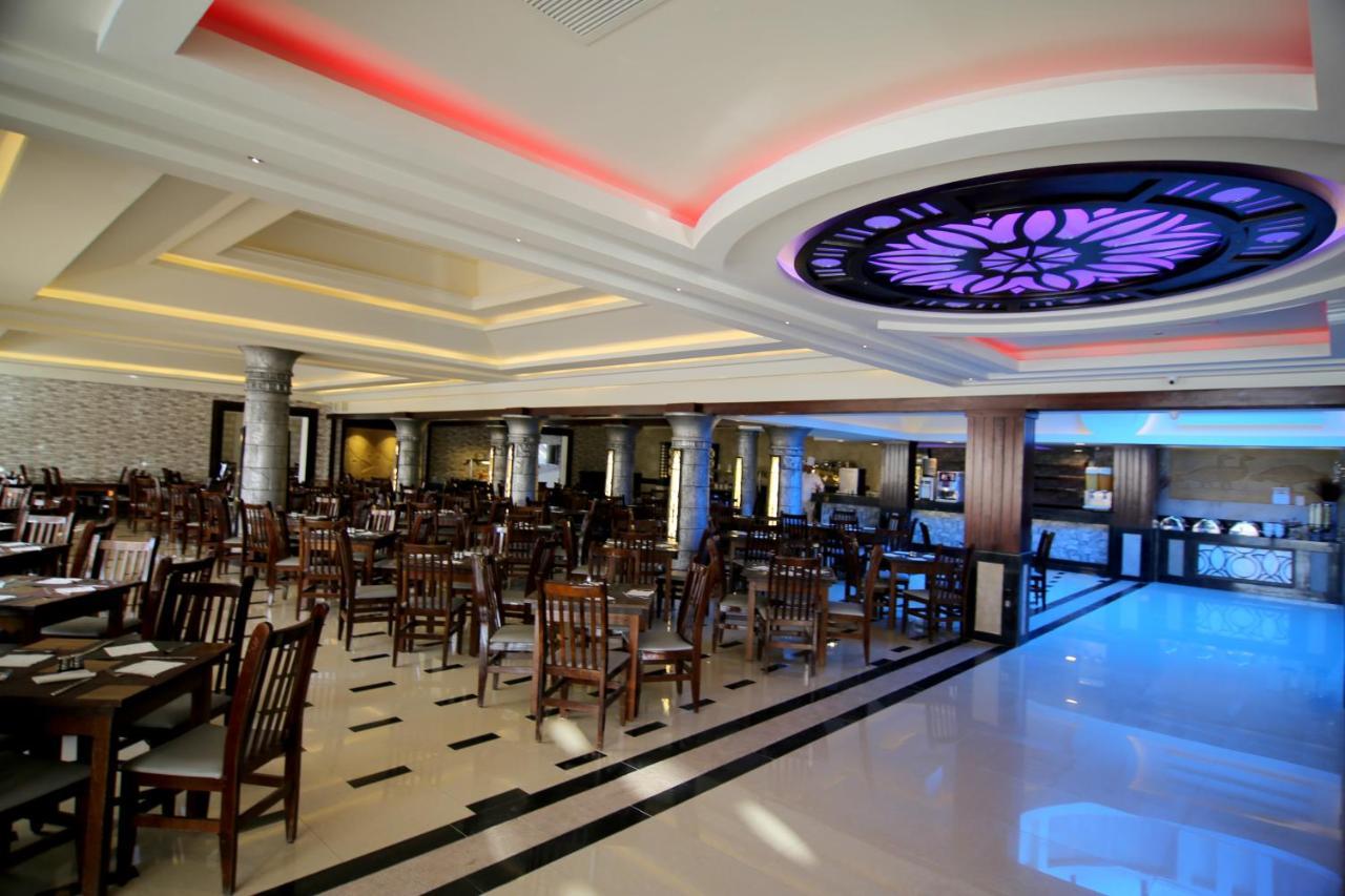 Mirage Bay & Aqua Park Resort 4*