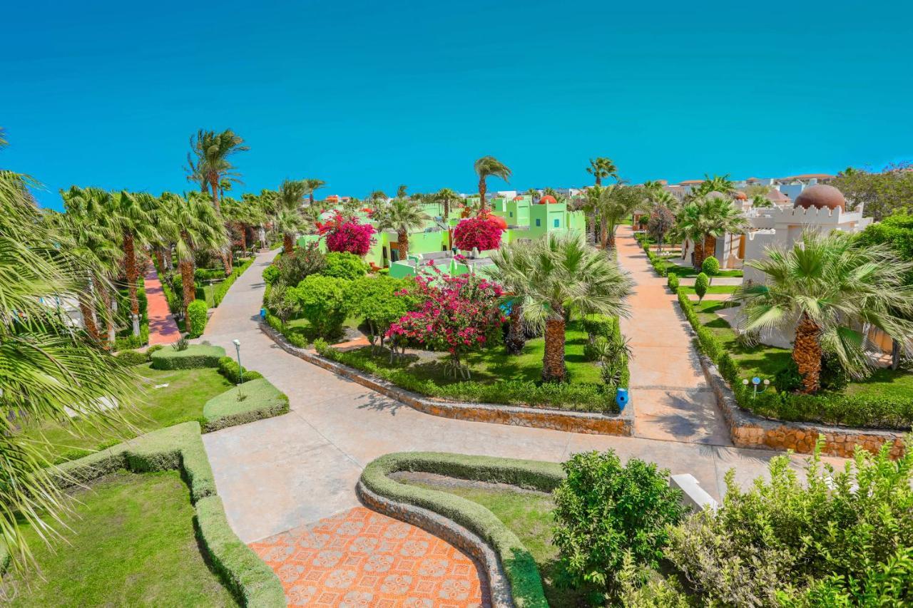 Mirage Bay & Aqua Park Resort