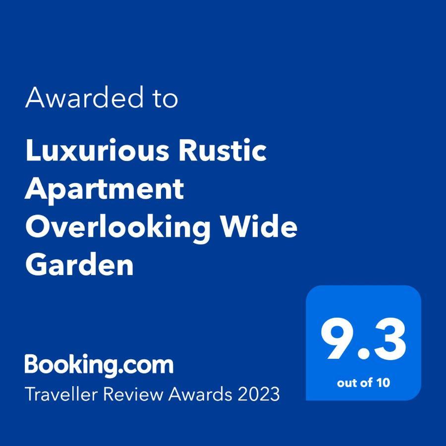 Apartment Luxurious 3 Bedroom Rustic Overlooking Huge Garden - For Families And Couples Cairo