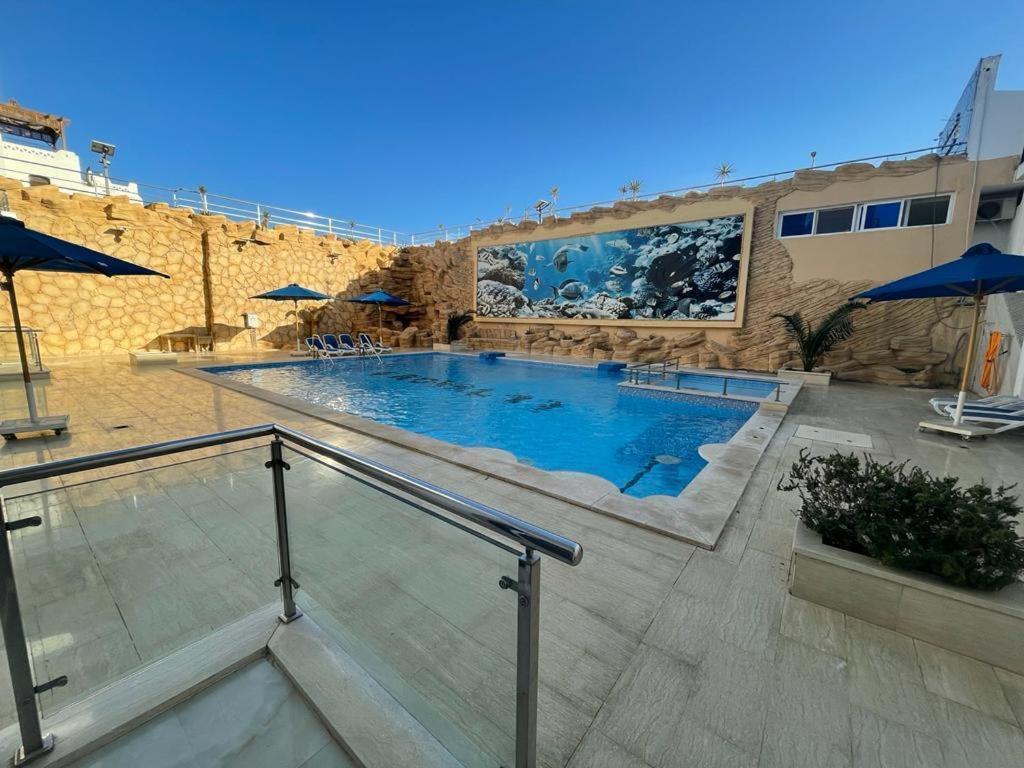 Beautiful 3-bedroom On The 4th Floor With Personal Jacuzzi On The Roof And 3 Balconies With Spectacular Seaview Sharm el-Sheikh