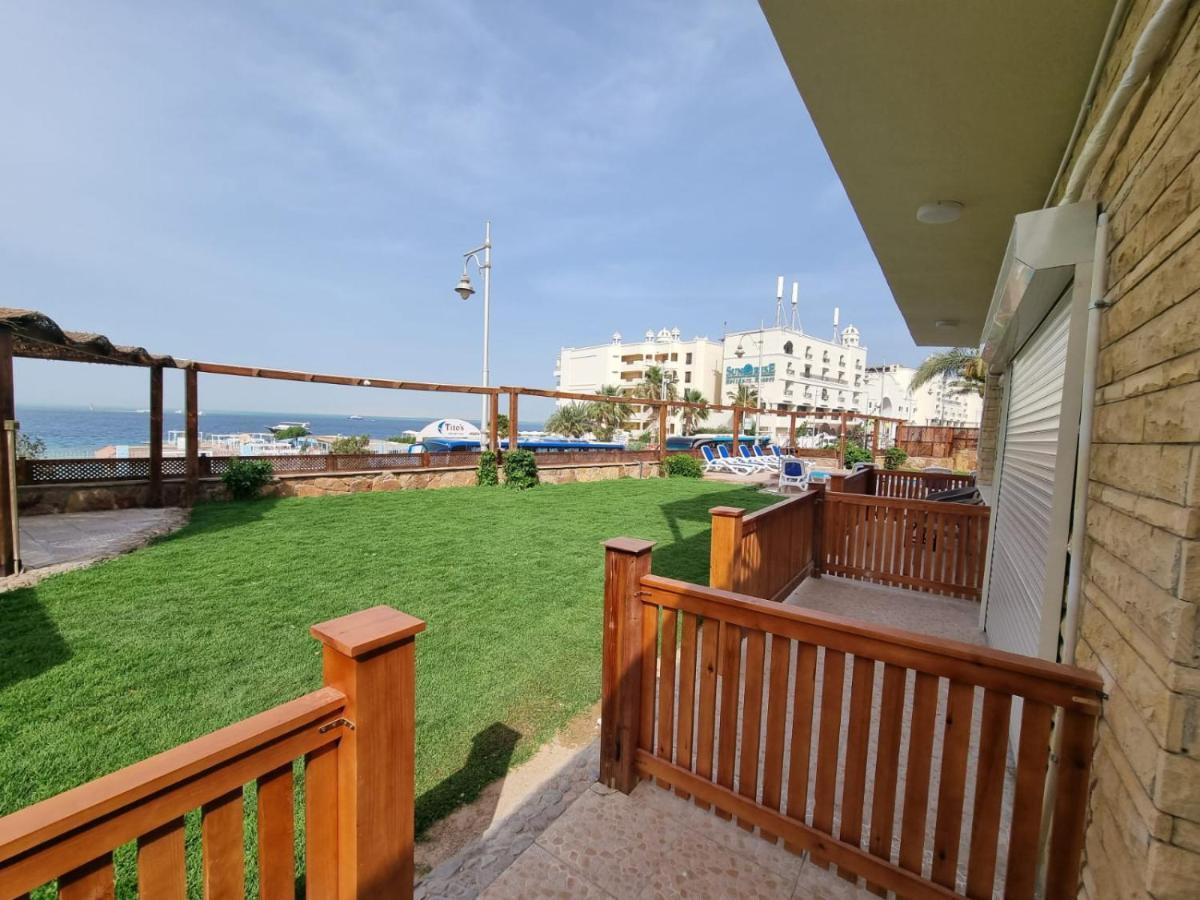 Lilly Lounge And Pool For Adults Only *