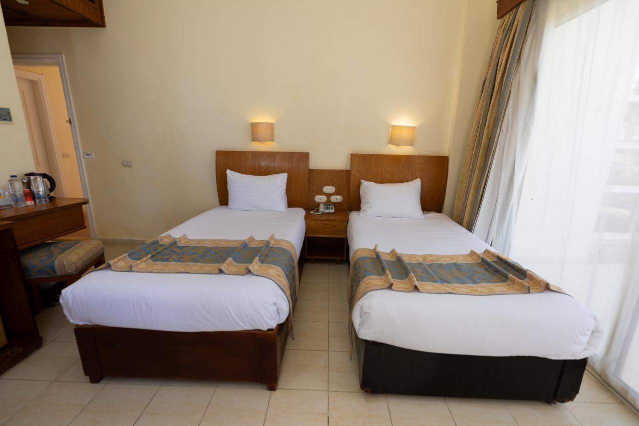 Empire Beach Aqua Park 3*