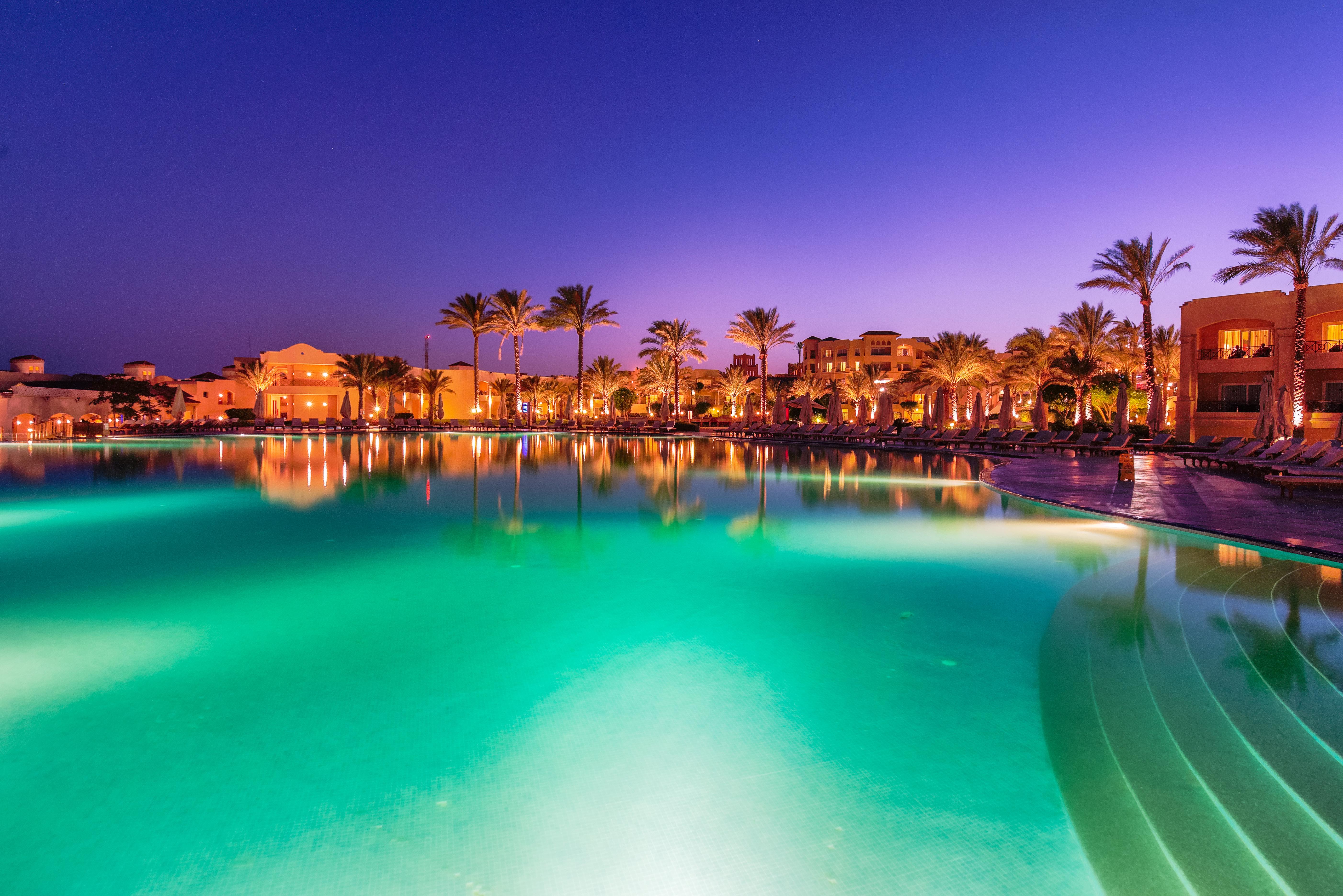 Cleopatra Luxury Sheikh