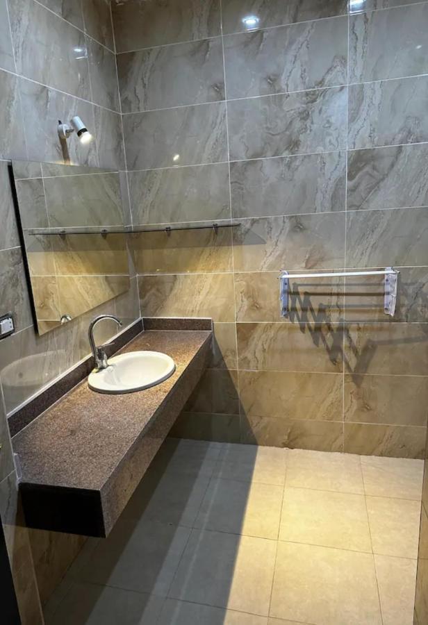 Apartamento Noura Luxury With Free Pool And Access In *