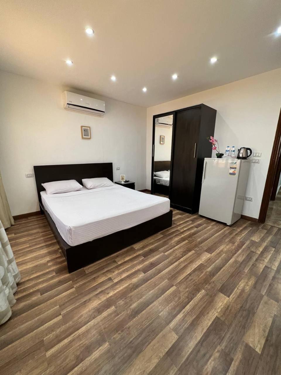 Aparthotel Lilly And 2*