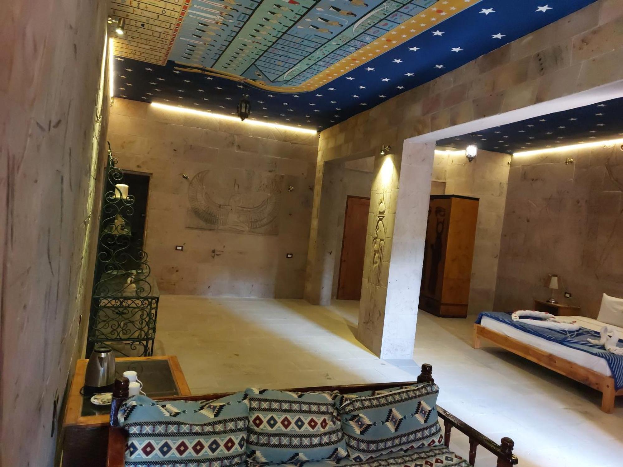 Hotel Thebes 3*