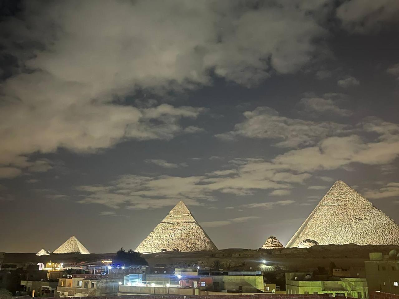 Han Pyramids 3*