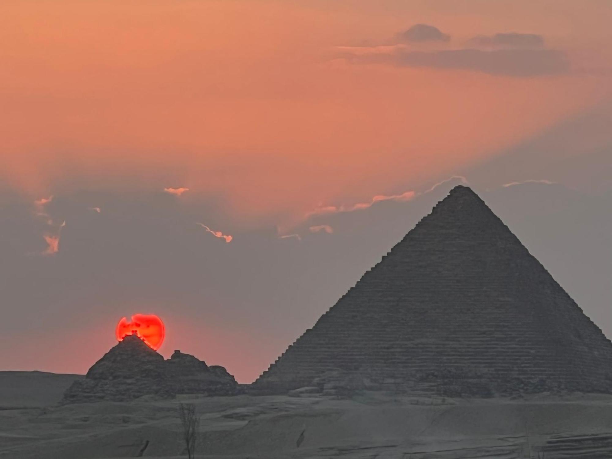 Jimmy Pyramids Hotel 4*