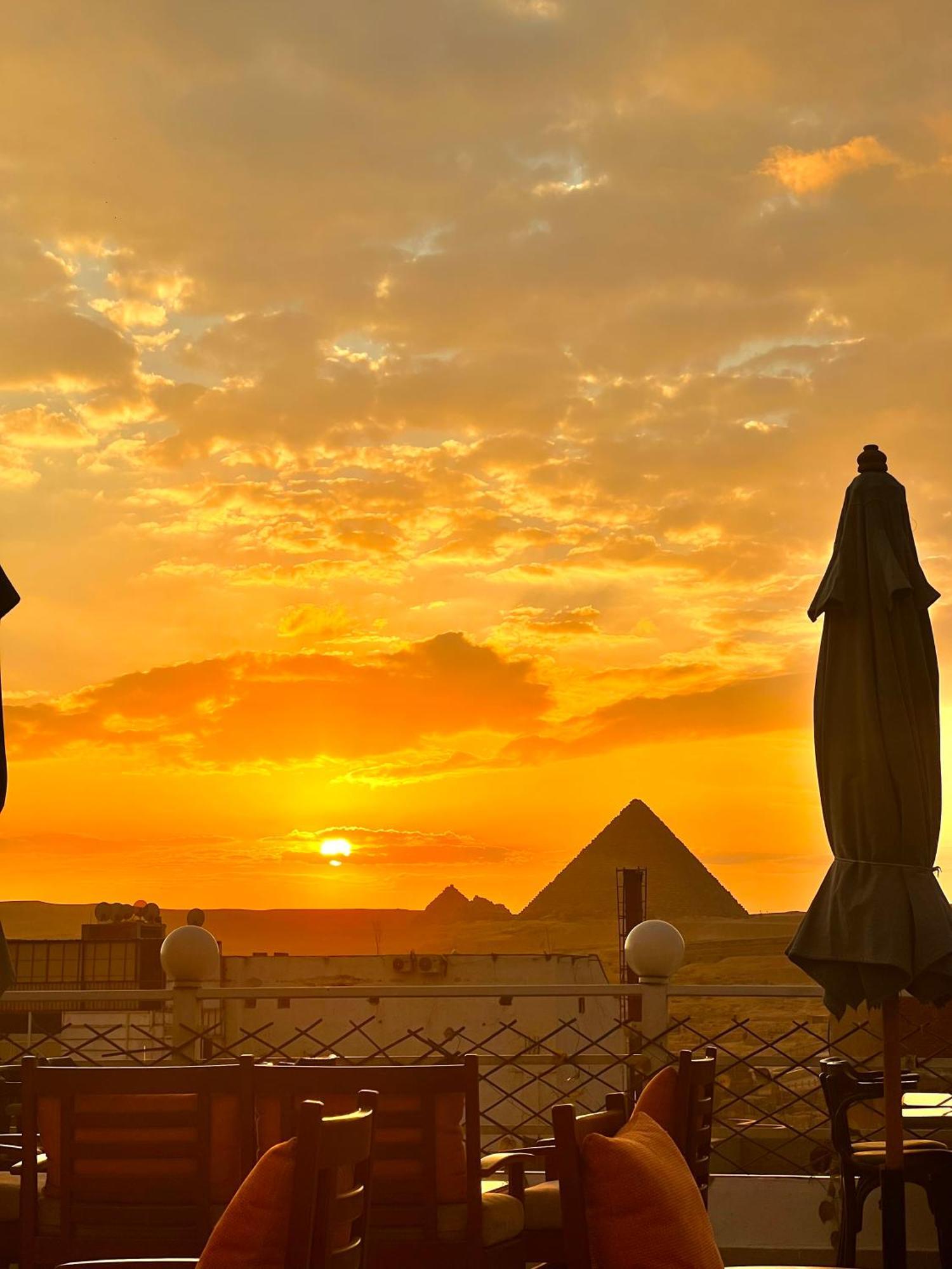 Jimmy Pyramids Hotel 4*