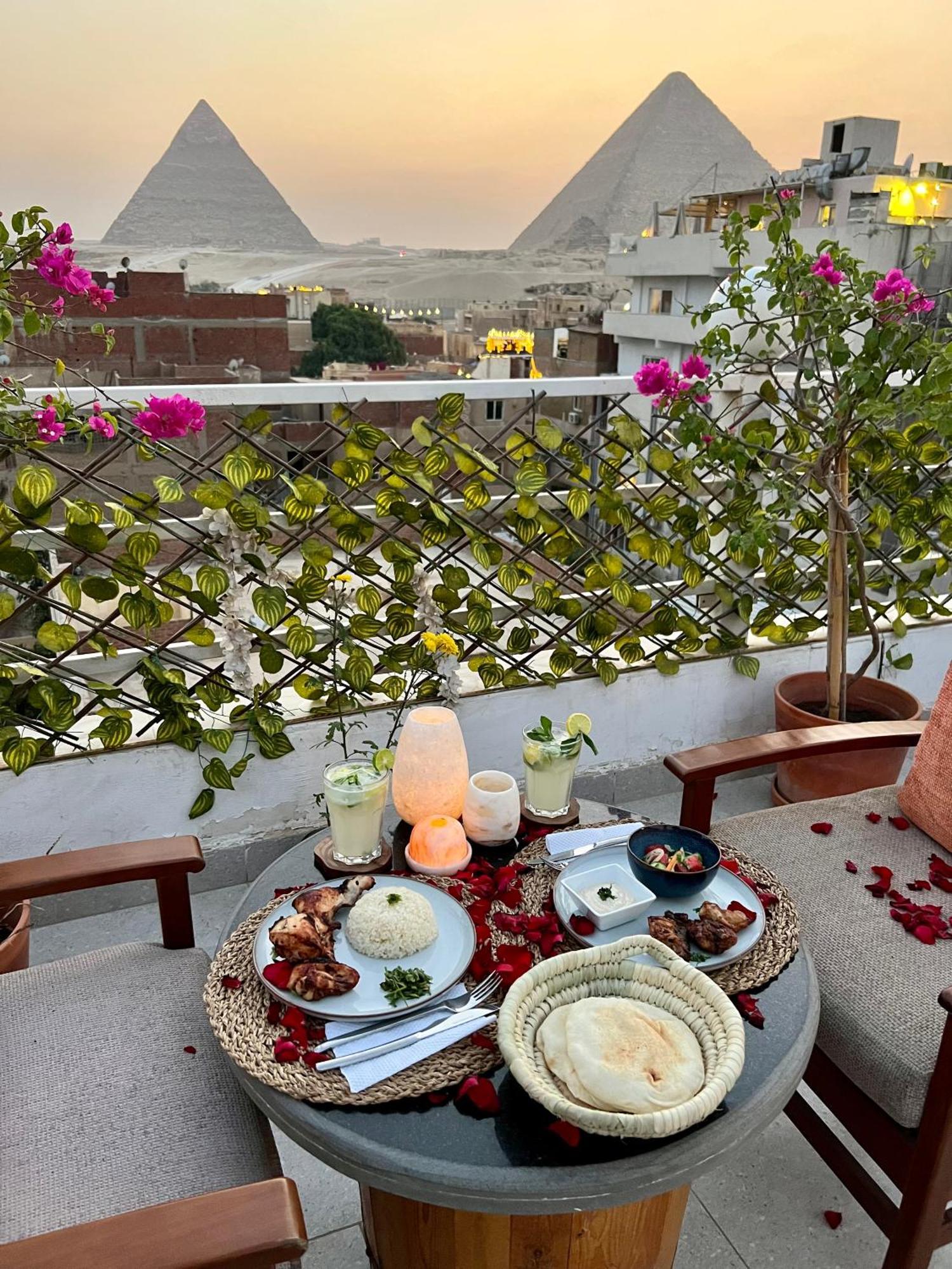 Hotel Jimmy Pyramids