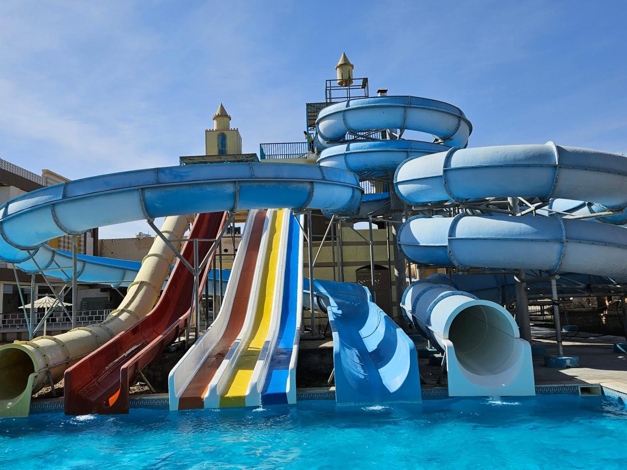 Apartamento Noura Luxury With Free Pool And Access In
