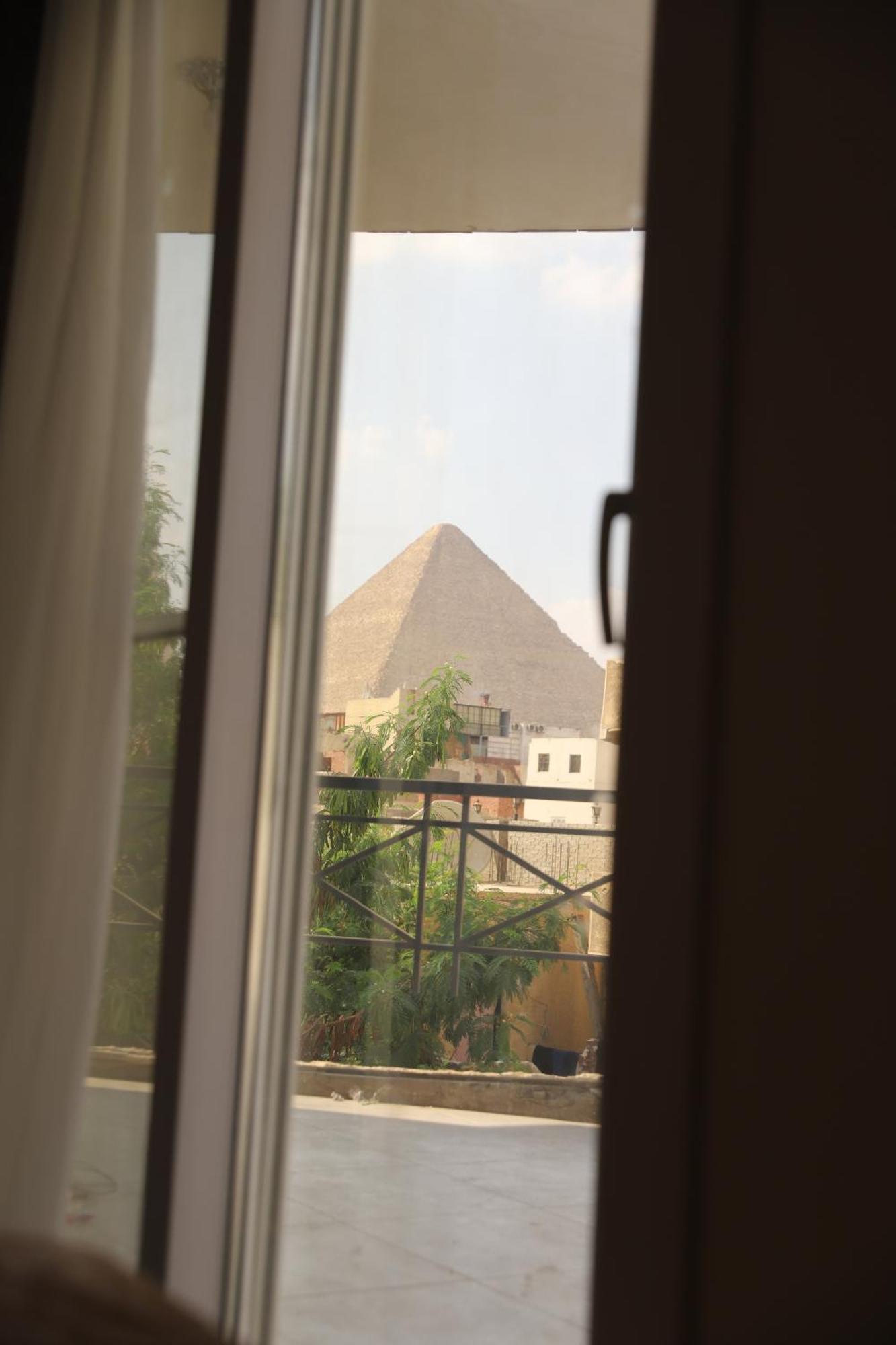 King Khufu Pyramids View Hotel