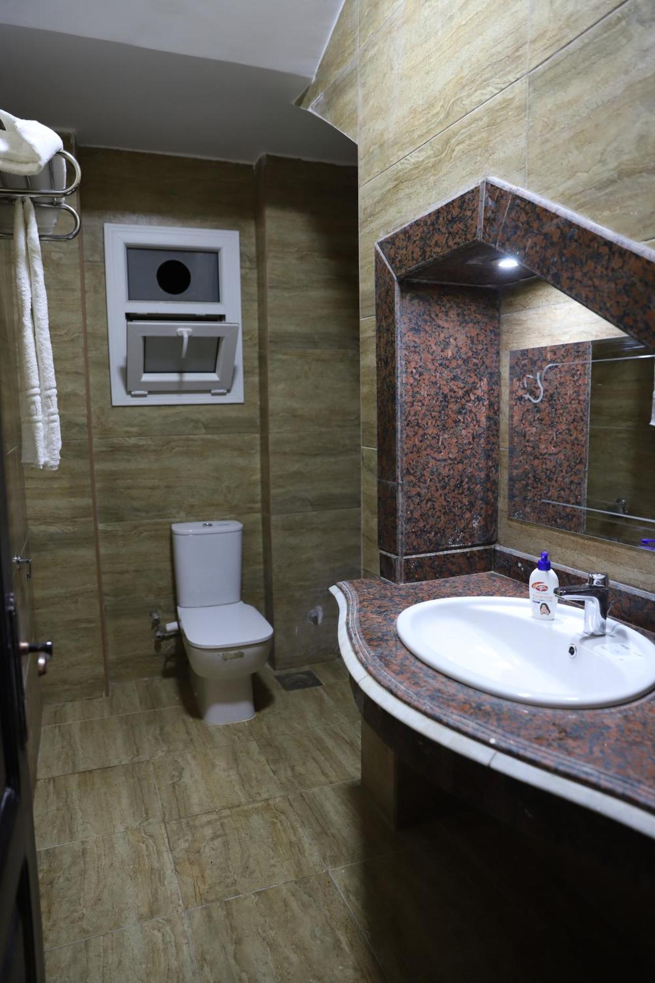 King Khufu Pyramids View Hotel