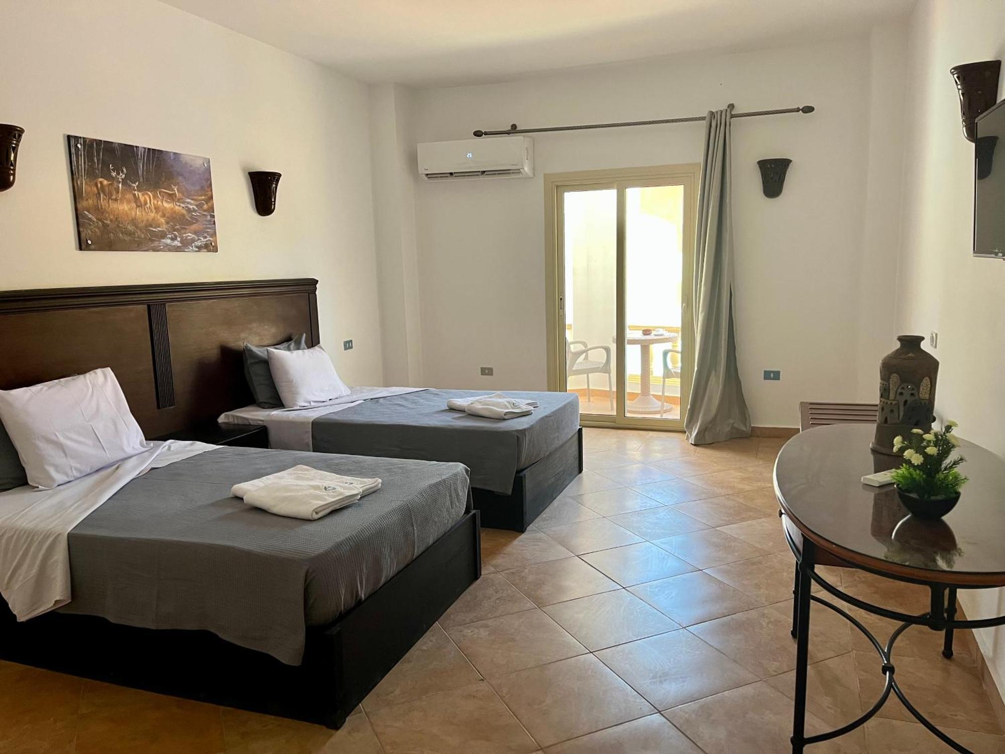 Star House (adults Only) Hotel 2*