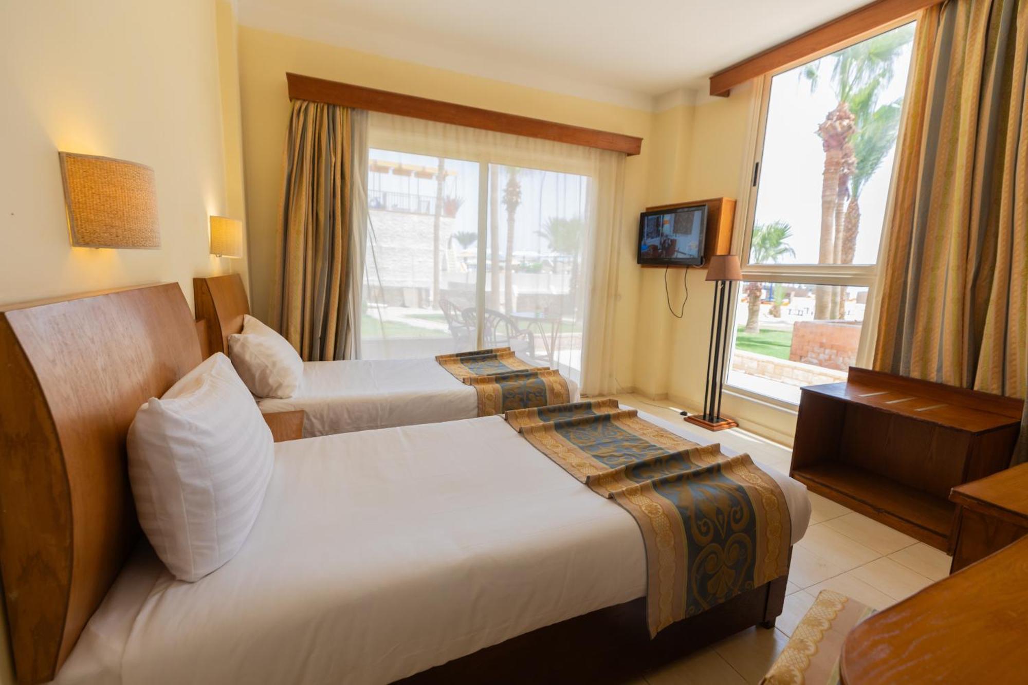 Empire Beach Aqua Park 3*
