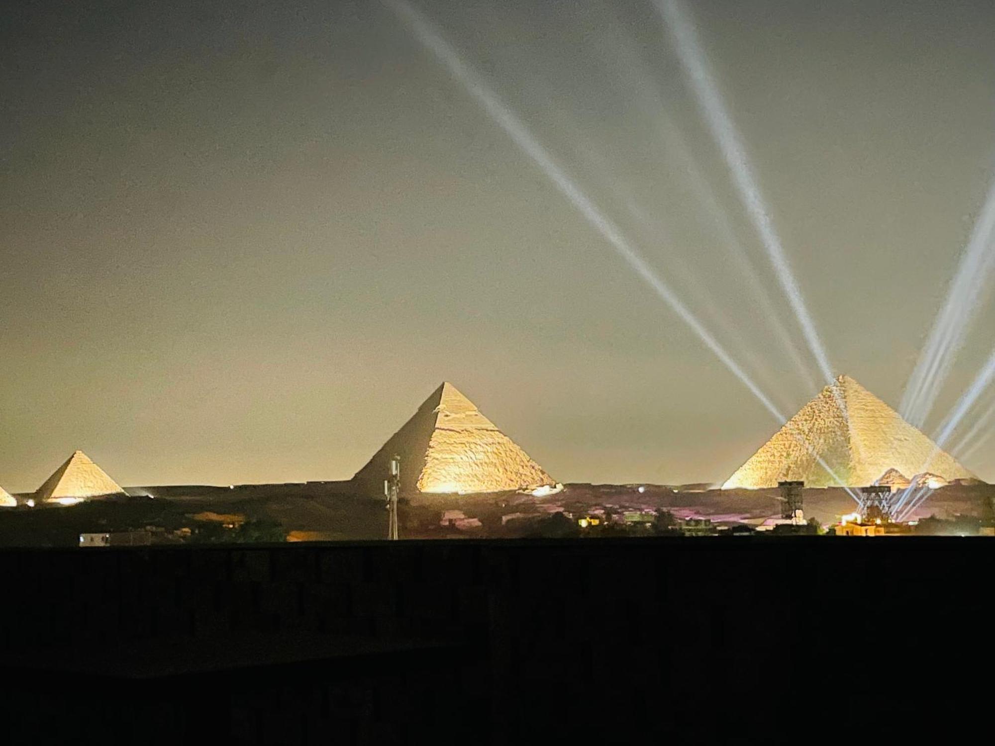 Golden Mask Pyramids Hotel *