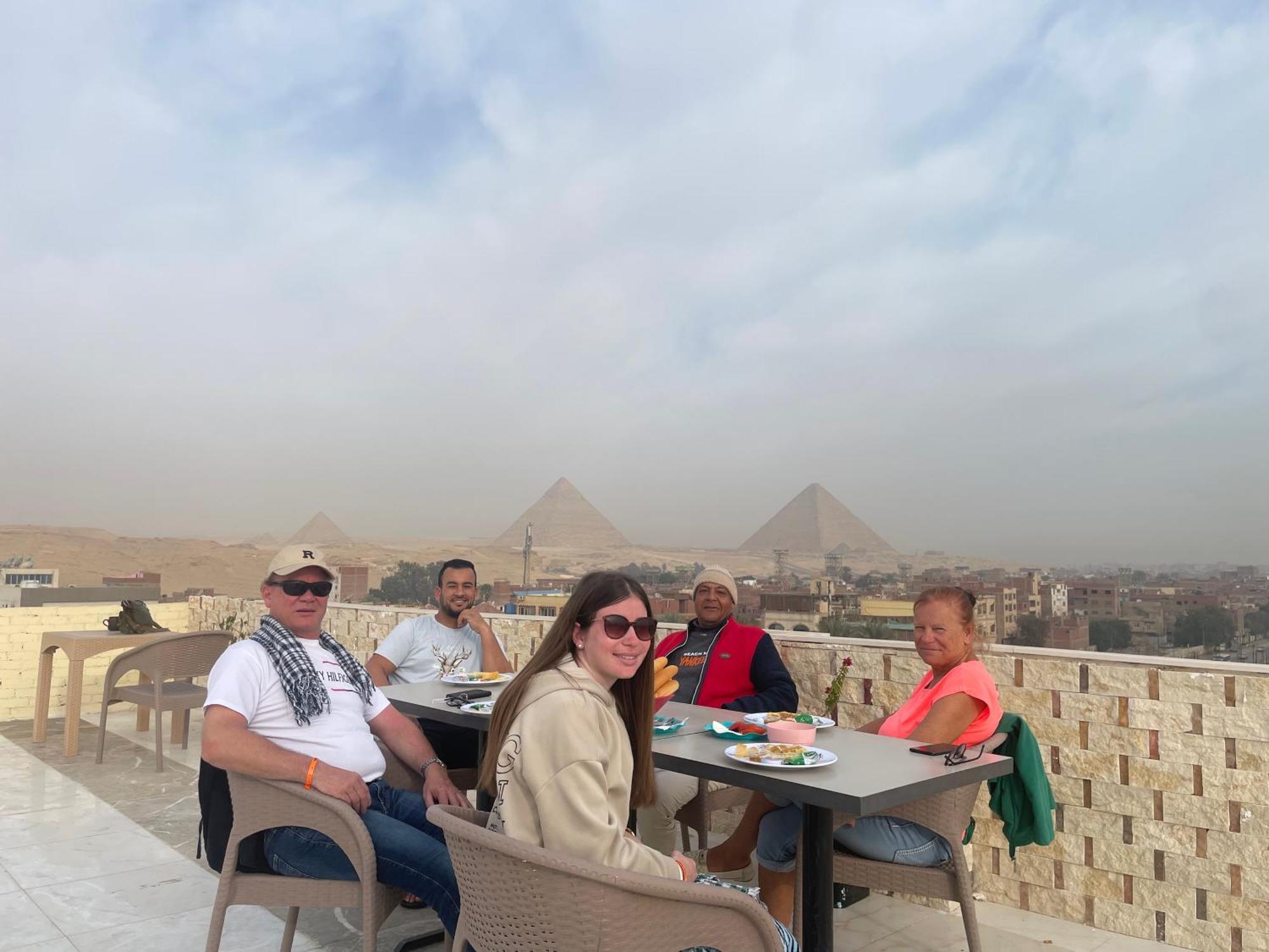 Golden Mask Pyramids Hotel *