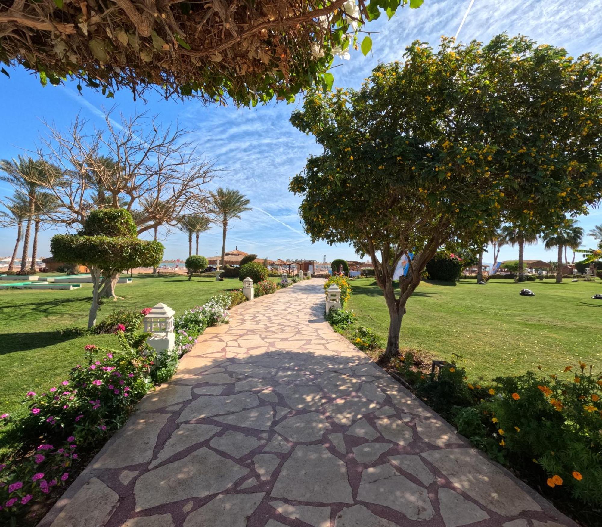 Regency Plaza Aqua Park And Resort 4*