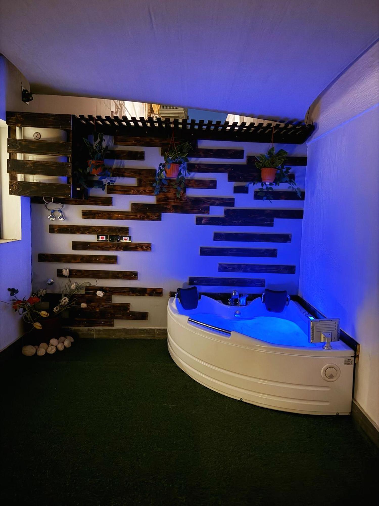 Private Jacuzzi With Garden Apartamento *