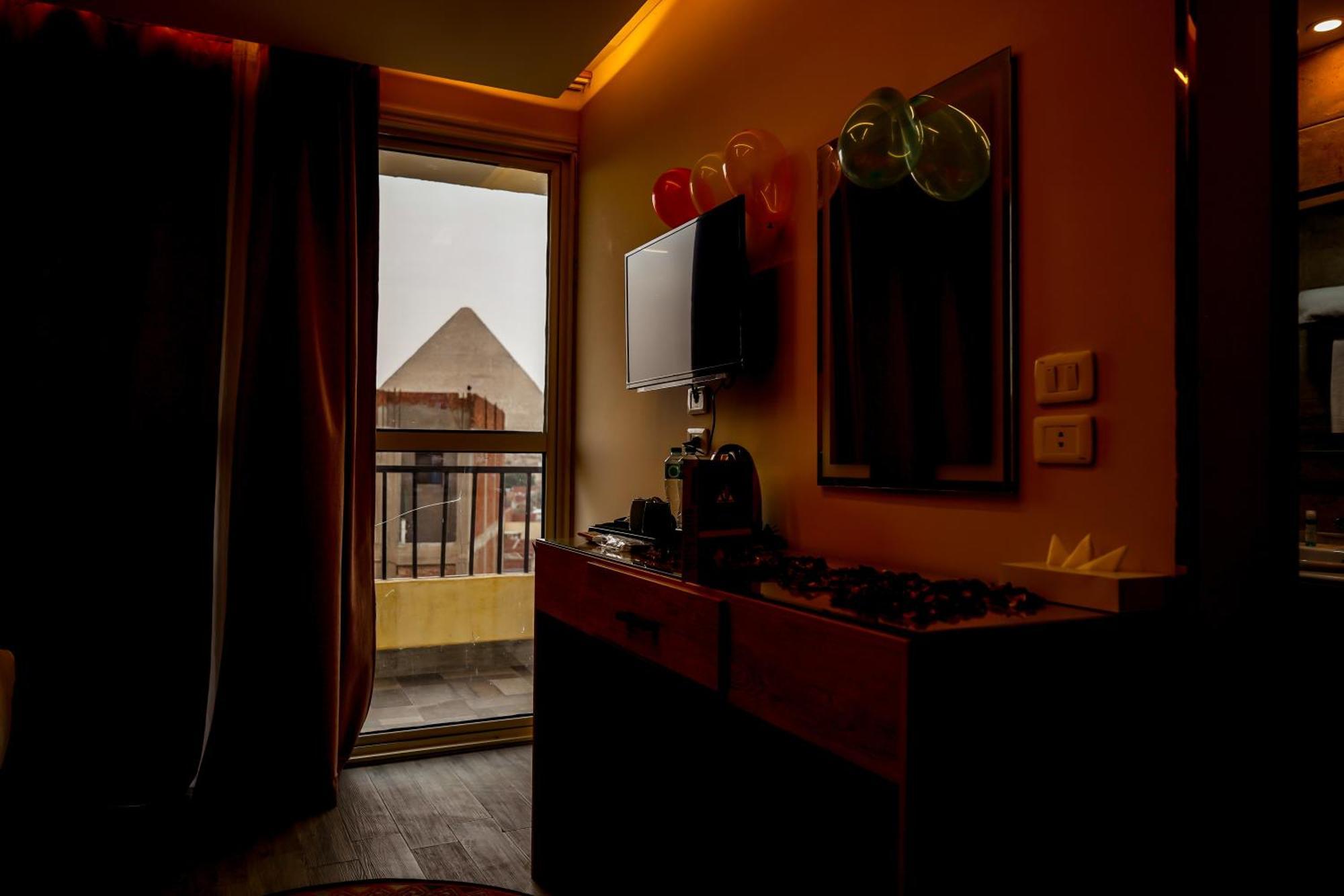 Hotel Pyramids 4*