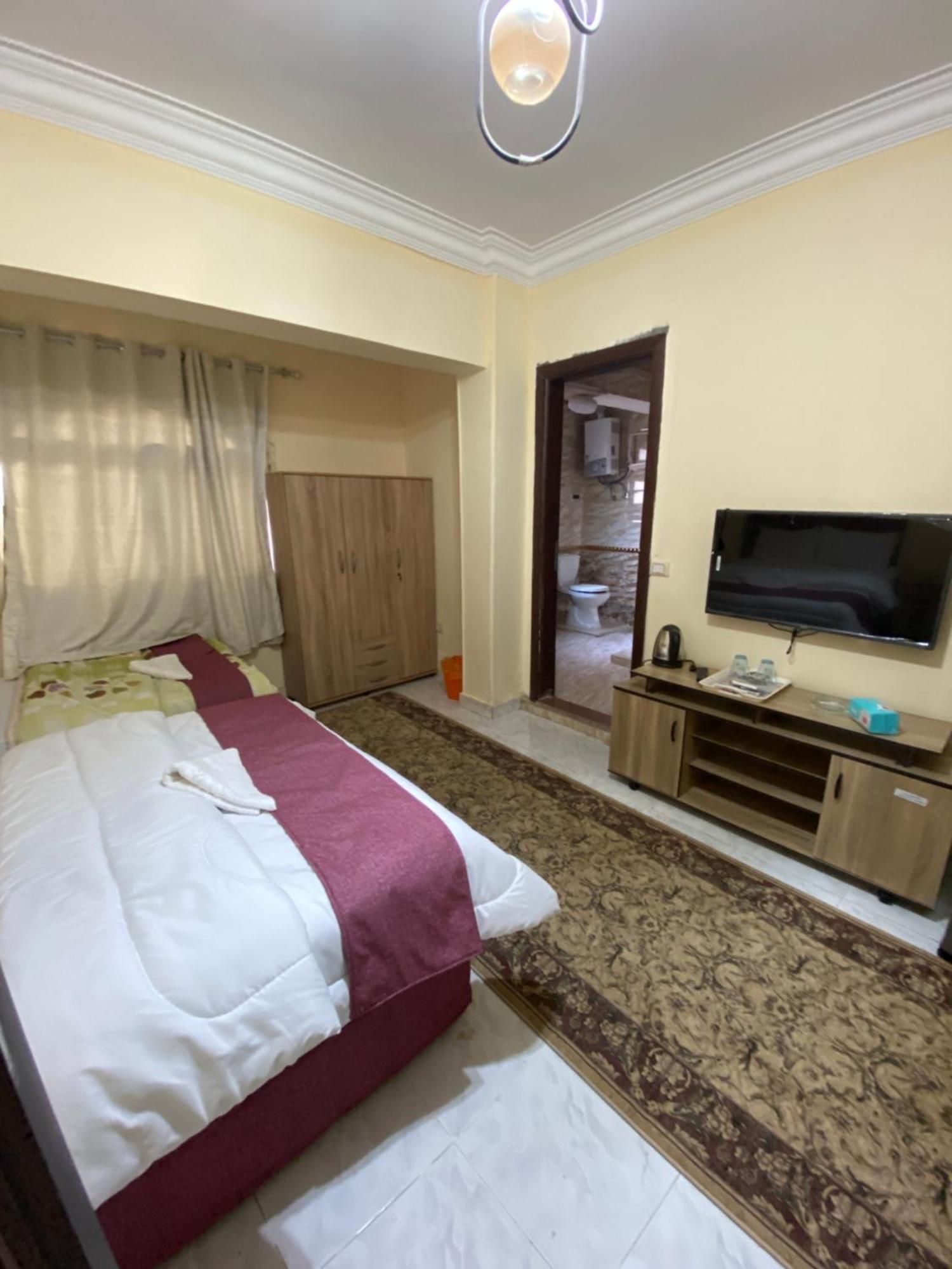 Otel Pyramita 3*