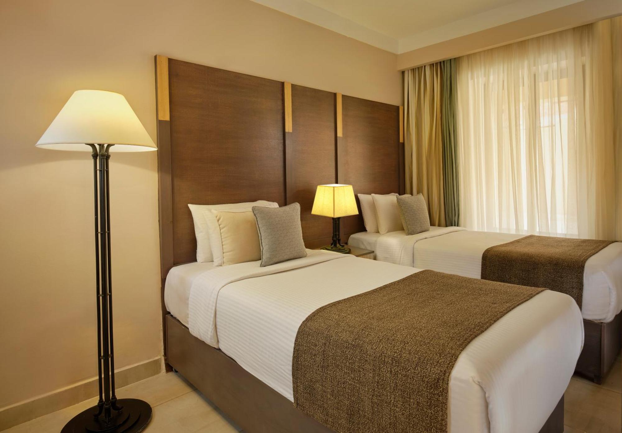 Coral Sea Aqua Club Hotel