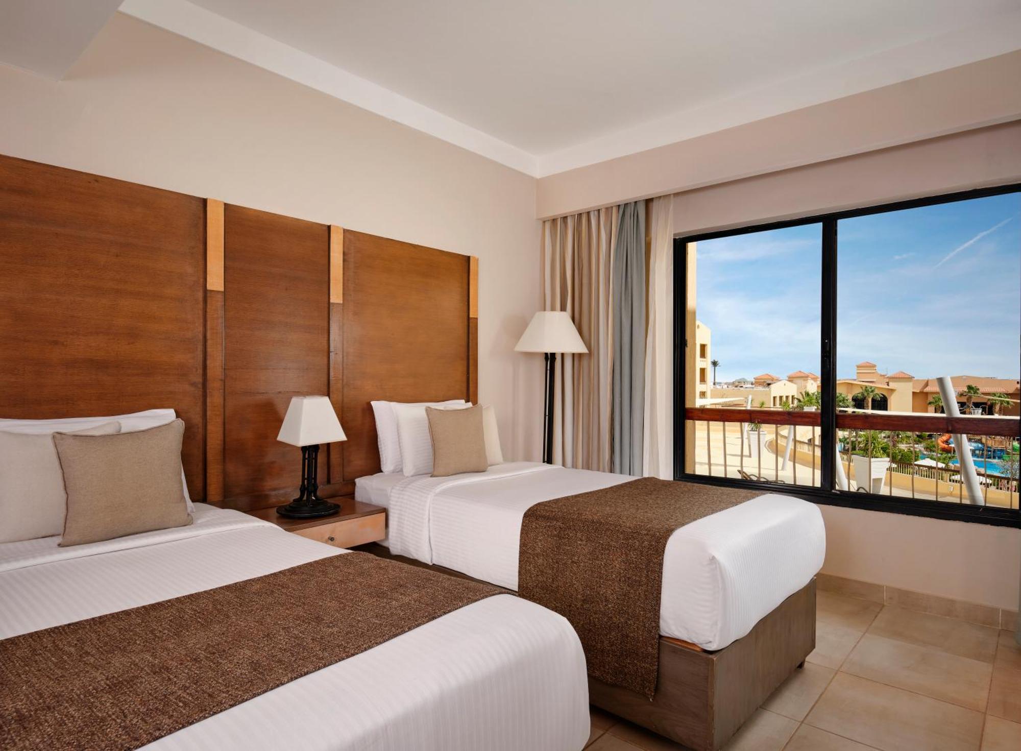 Hotel Coral Sea Aqua Club 4*