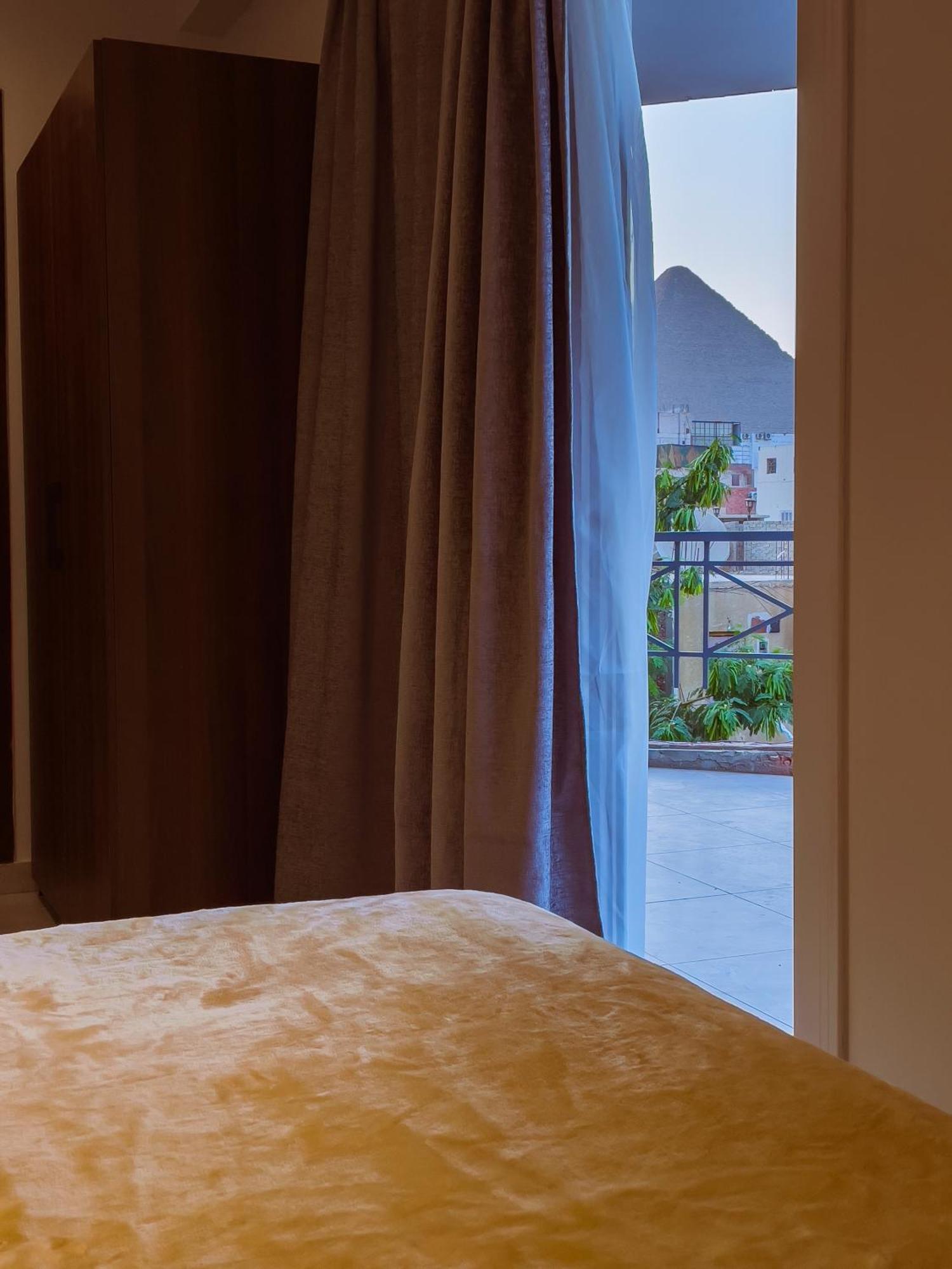 King Khufu Pyramids View Hotel