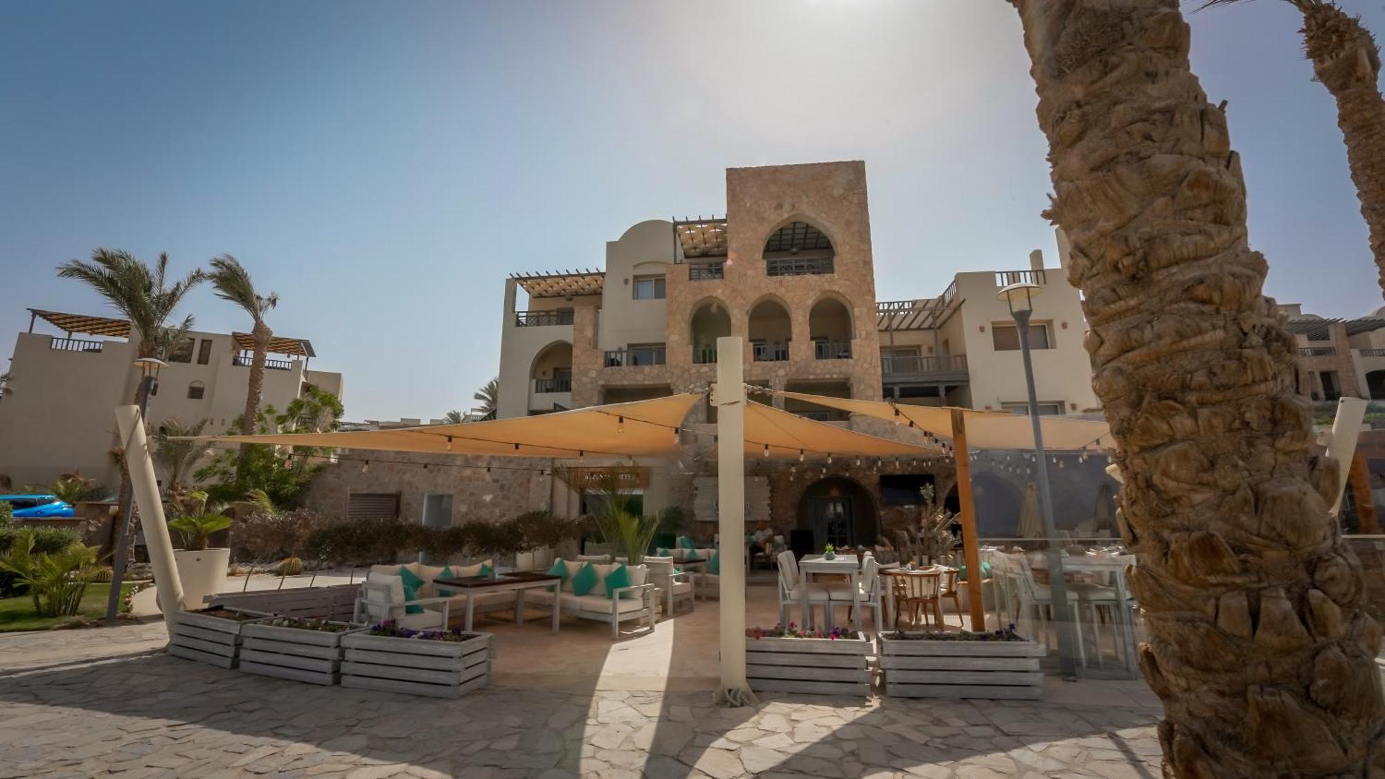 Azzurra Sahl Haseesh Apartment