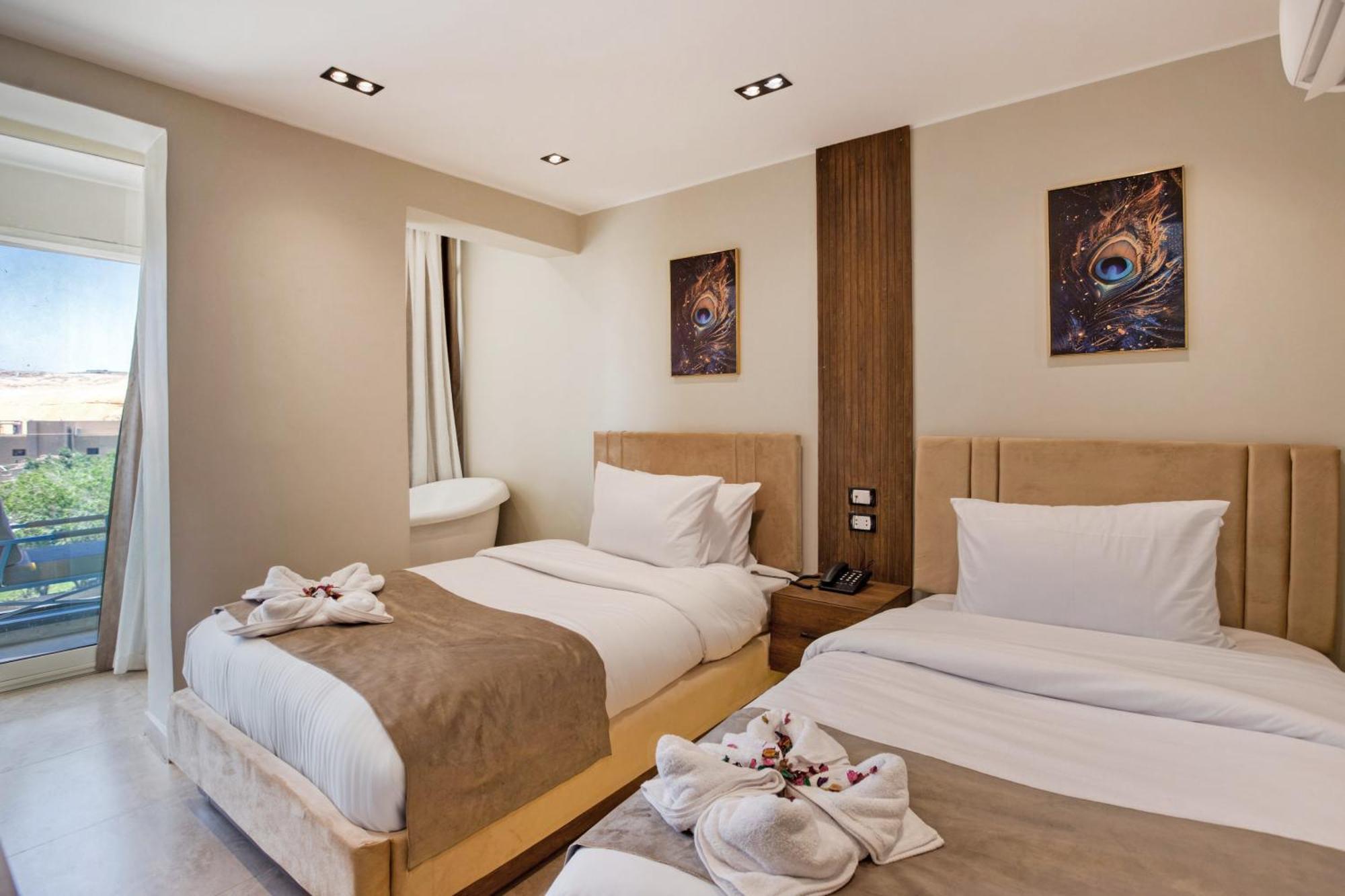 Gaia Pyramids Guest house Kafrat al Jabal