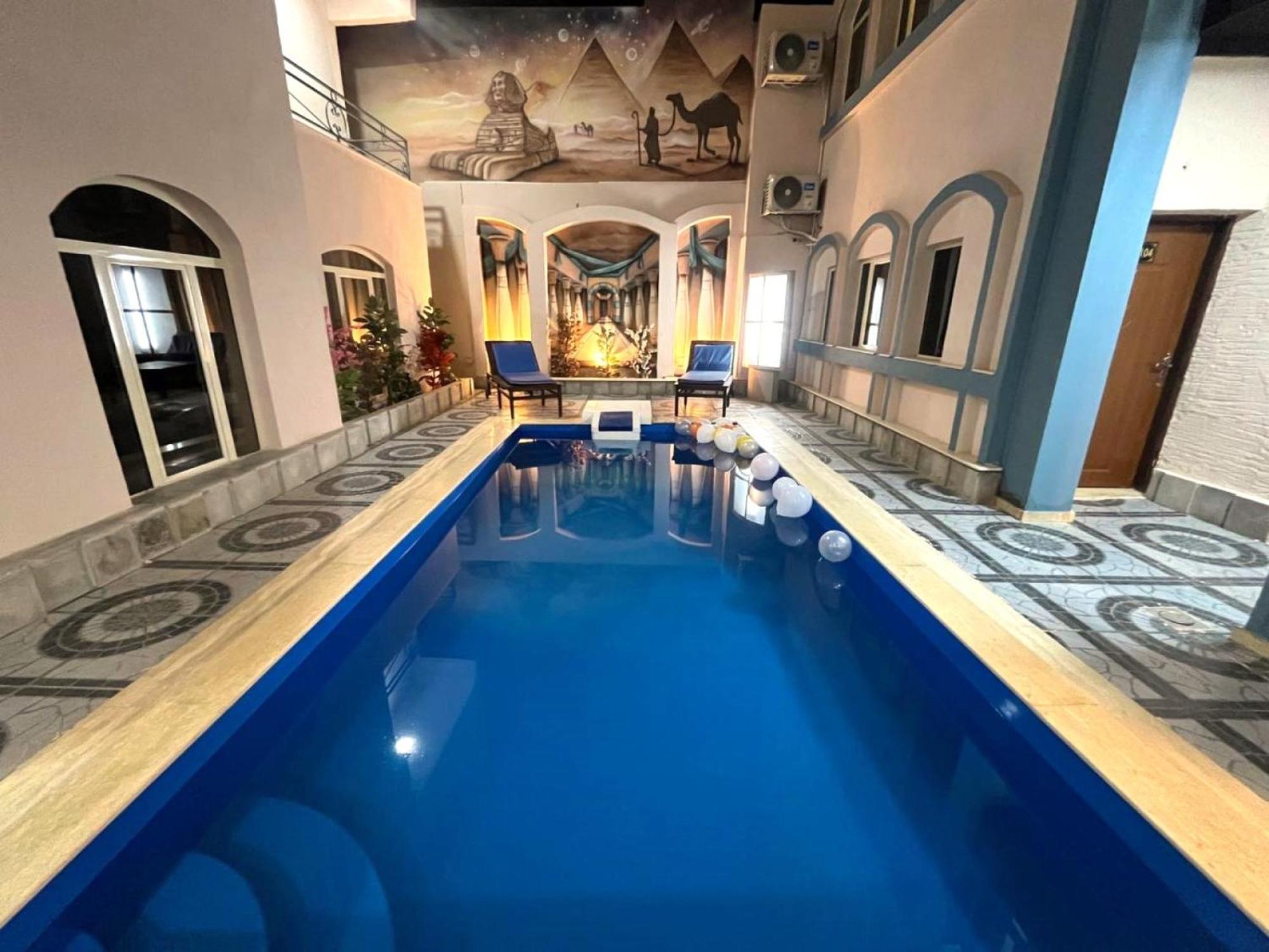 Nun Pyramids Hotel *