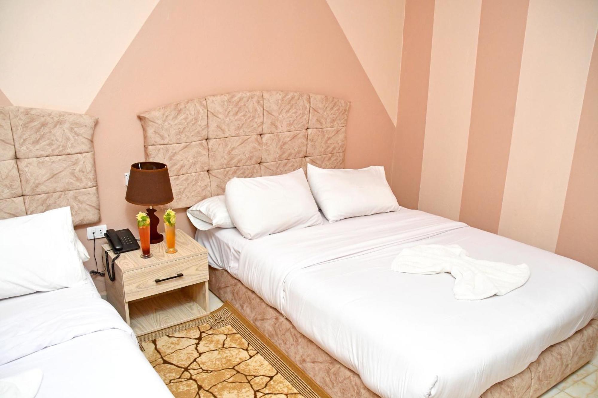 Hotel Nun Pyramids