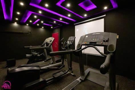 Crown With Fitness And Wellness Apartment