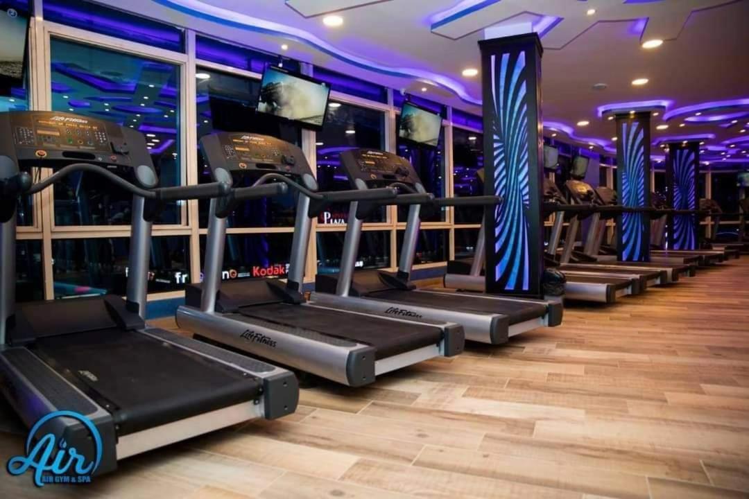 Crown With Fitness And Wellness * Kairo