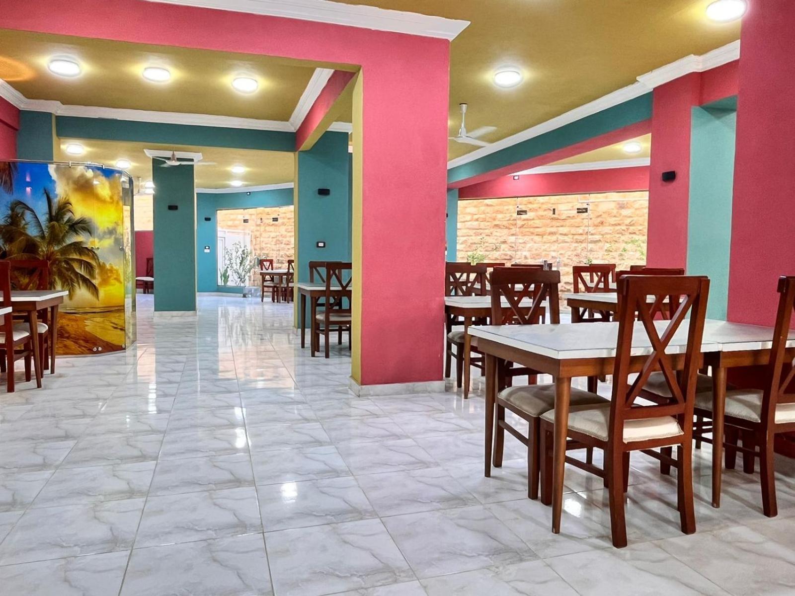 Reef House Hotel *