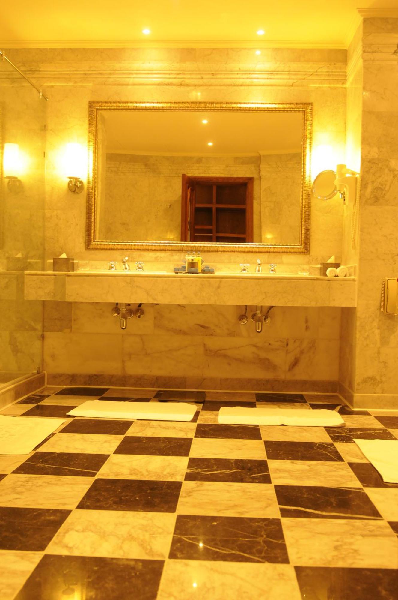 Hrg Hotel 4*