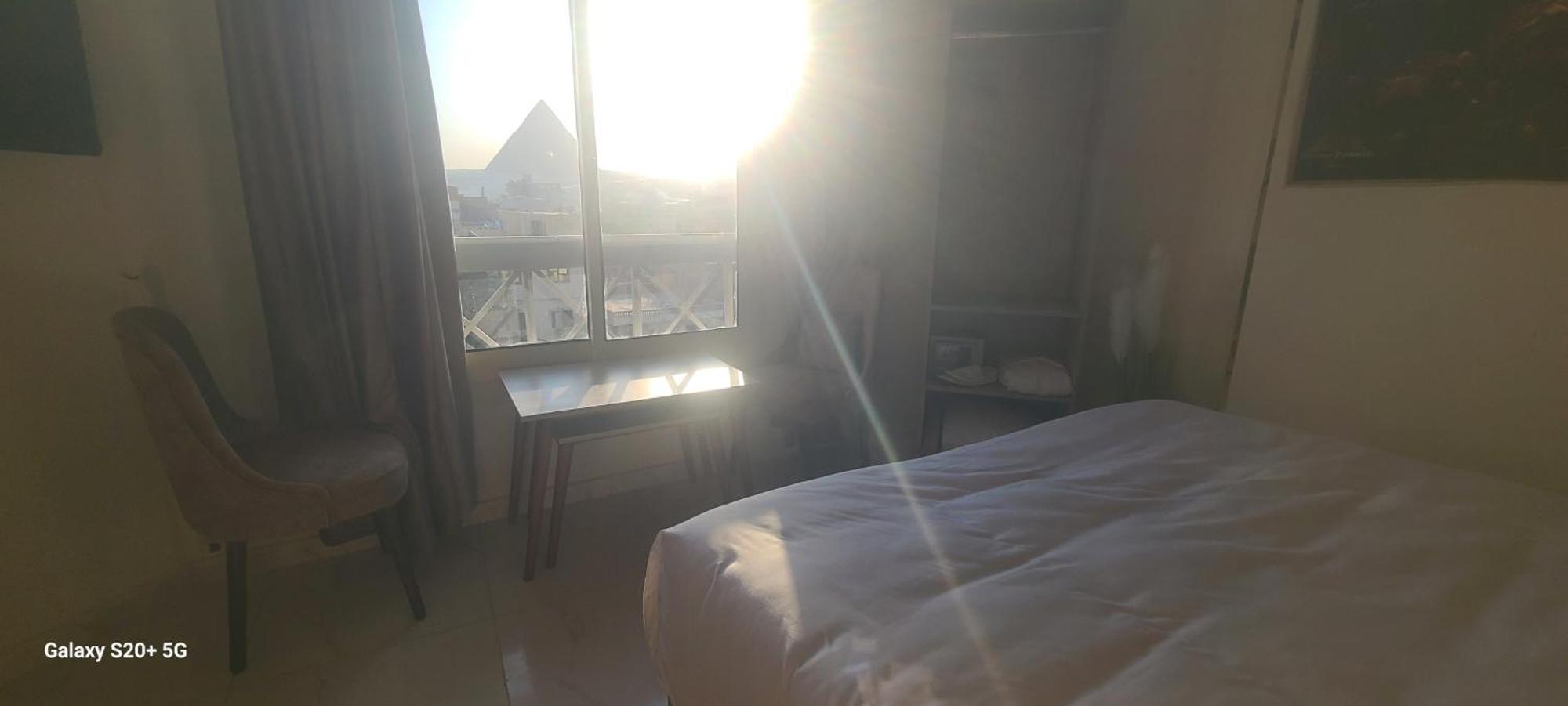 Great Horizon Pyramids