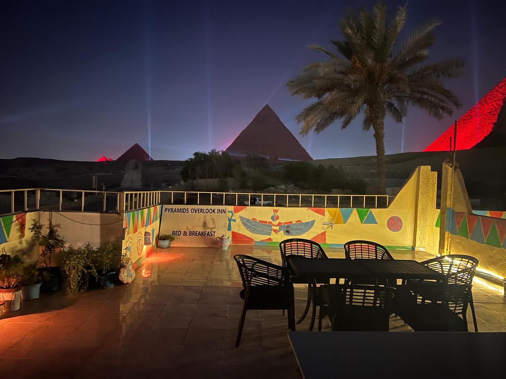 Inn Pyramids Overlook 2*