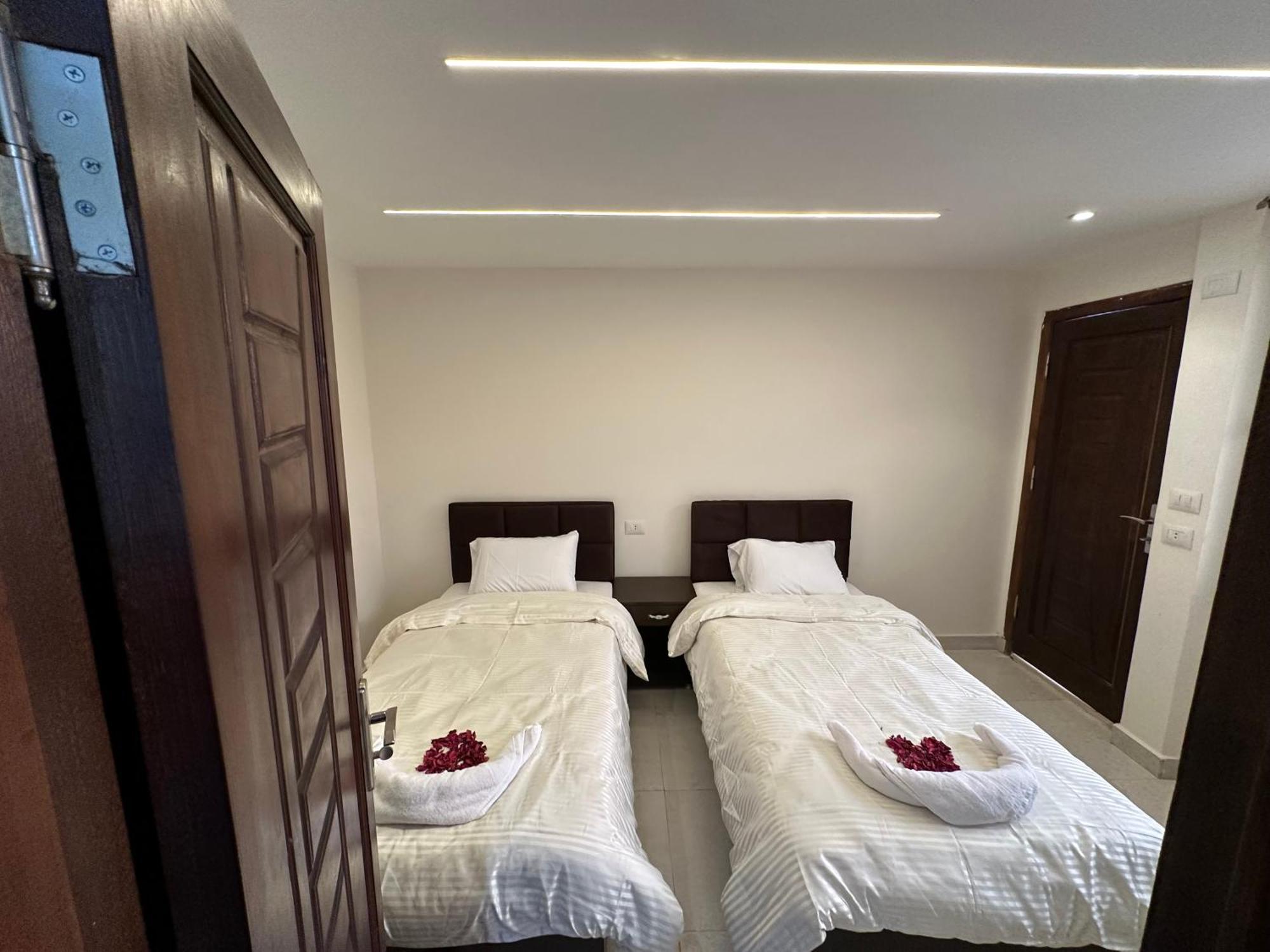 Sun 3 Pyramids 3* Kafrat al Jabal