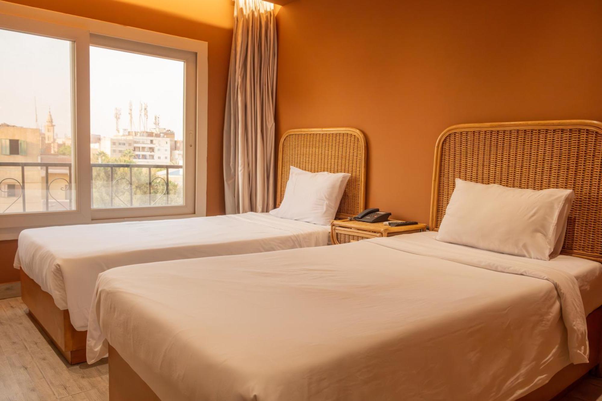 Jimmy Pyramids Hotel Kafrat al Jabal