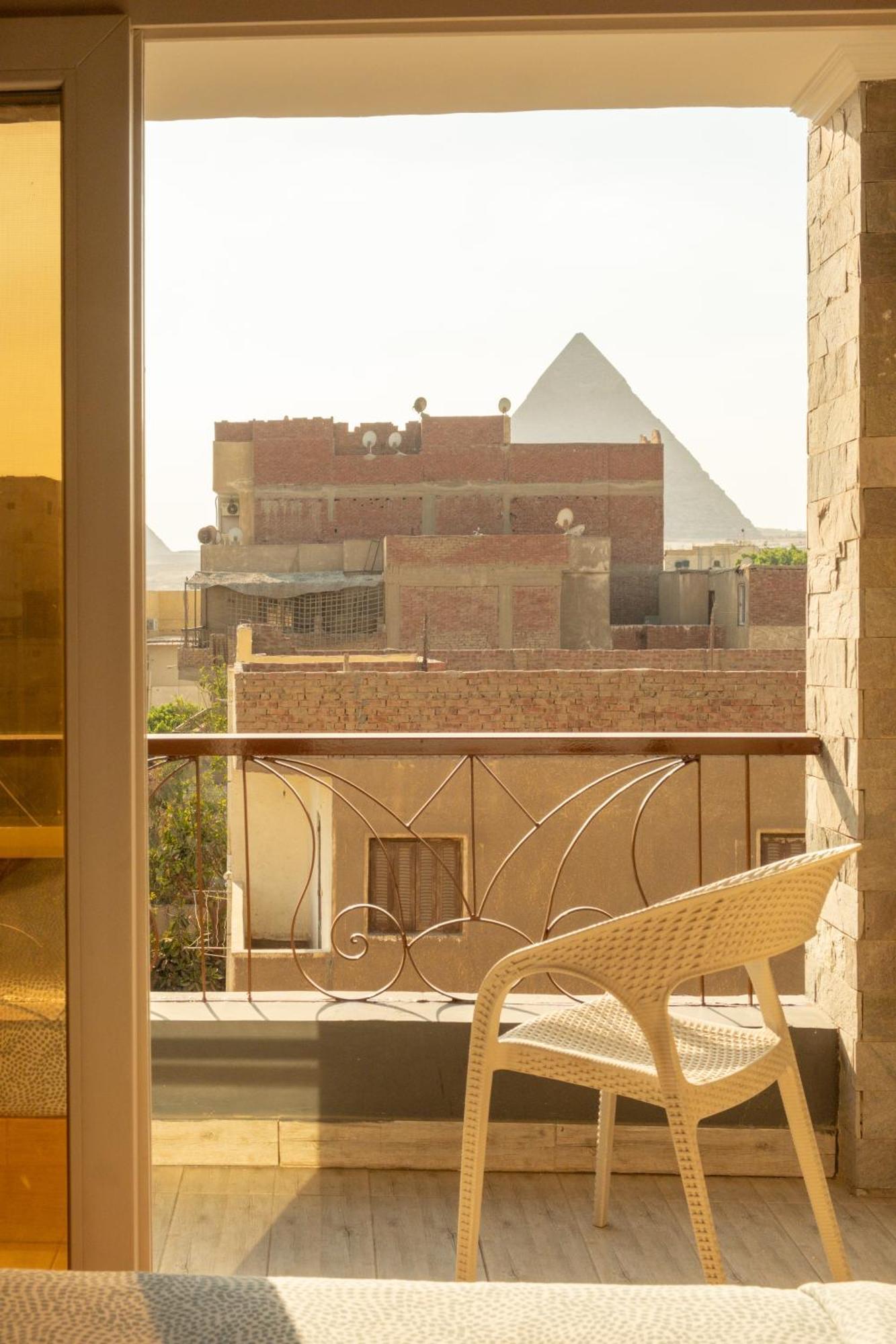 Jimmy Pyramids Hotel 4*