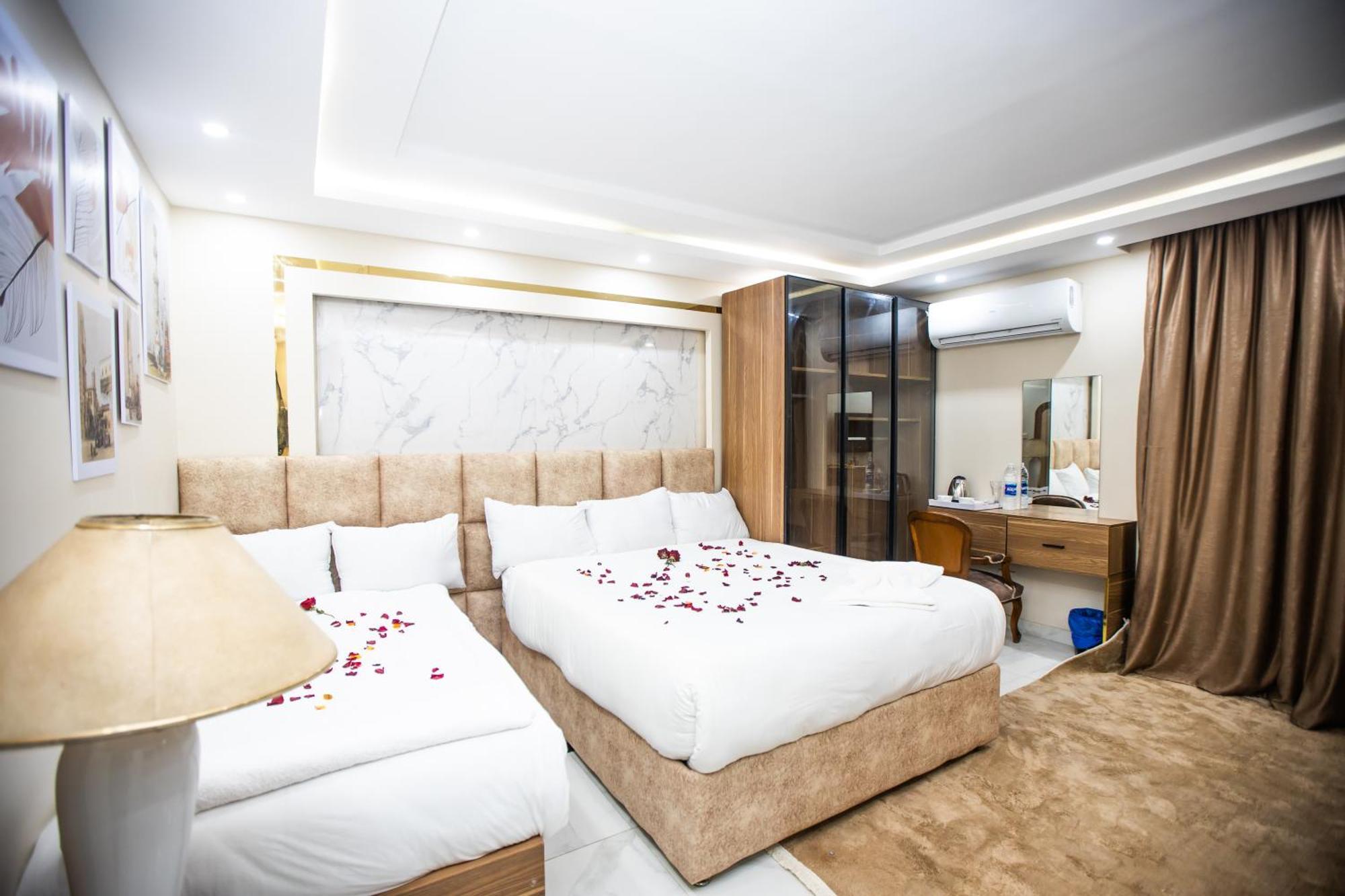 Comfort Giza Golden